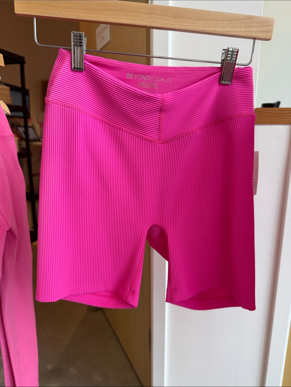 Beyond Yoga Ribbed High-Rise Bike Shorts — Hot Pink